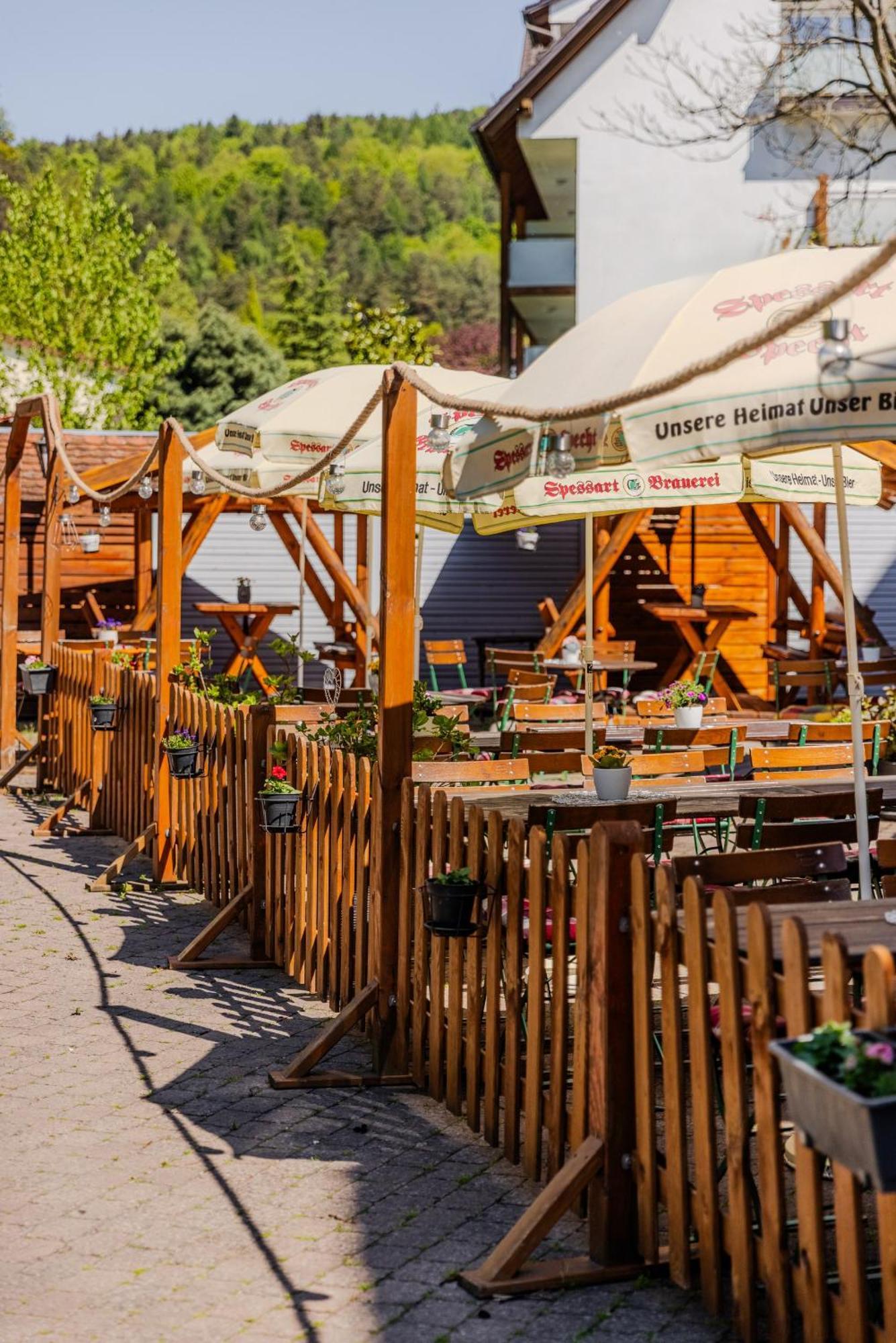 Landgasthof Zur Linde Heimbuchenthal Exteriör bild